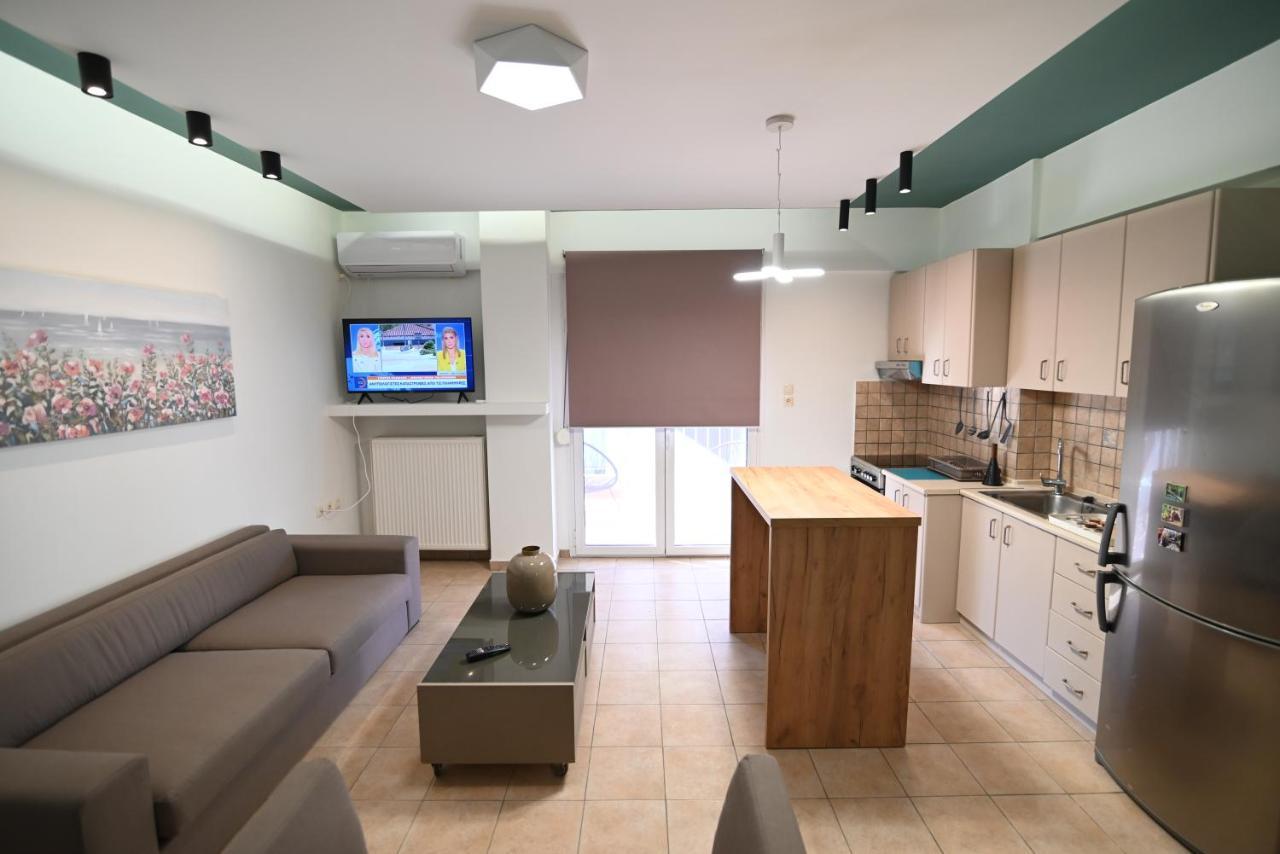 The Whole Packet A4 Center With Parking Appartement Larissa Buitenkant foto