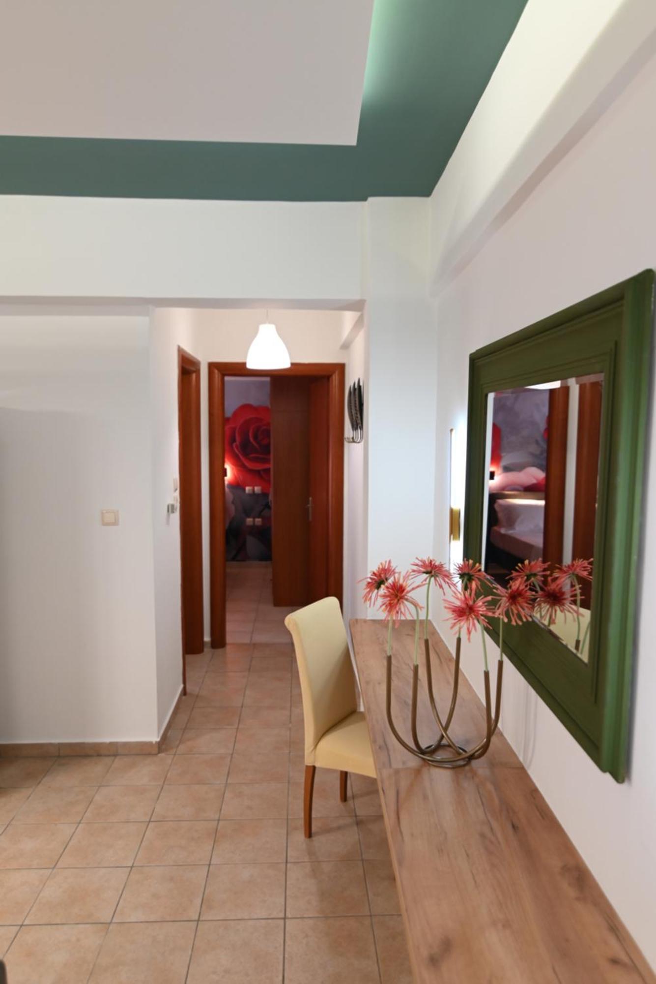 The Whole Packet A4 Center With Parking Appartement Larissa Buitenkant foto